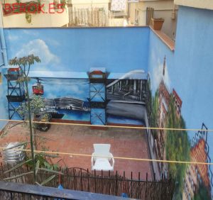 graffiti mural patio apartamentos barcelona puerto happy people